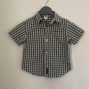 Boys Old Navy Short Sleeve Button Down.‎ Size 4/5 Plaid